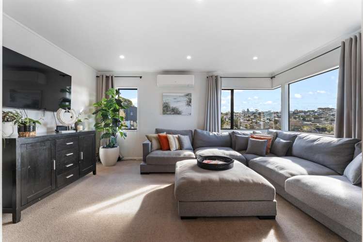 10 Camilla Grove Totara Vale_2