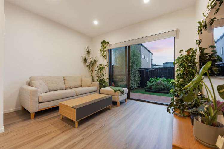 18 Kiato Lane Flat Bush_4