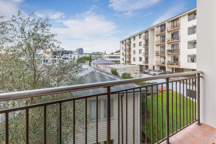 2J/5 Charlotte Street Eden Terrace_9