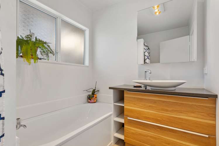 2/5 Cresta Avenue Beach Haven_7