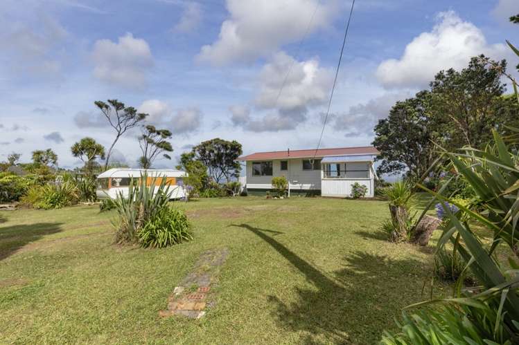 13 Te Ahuahu Road Piha_4