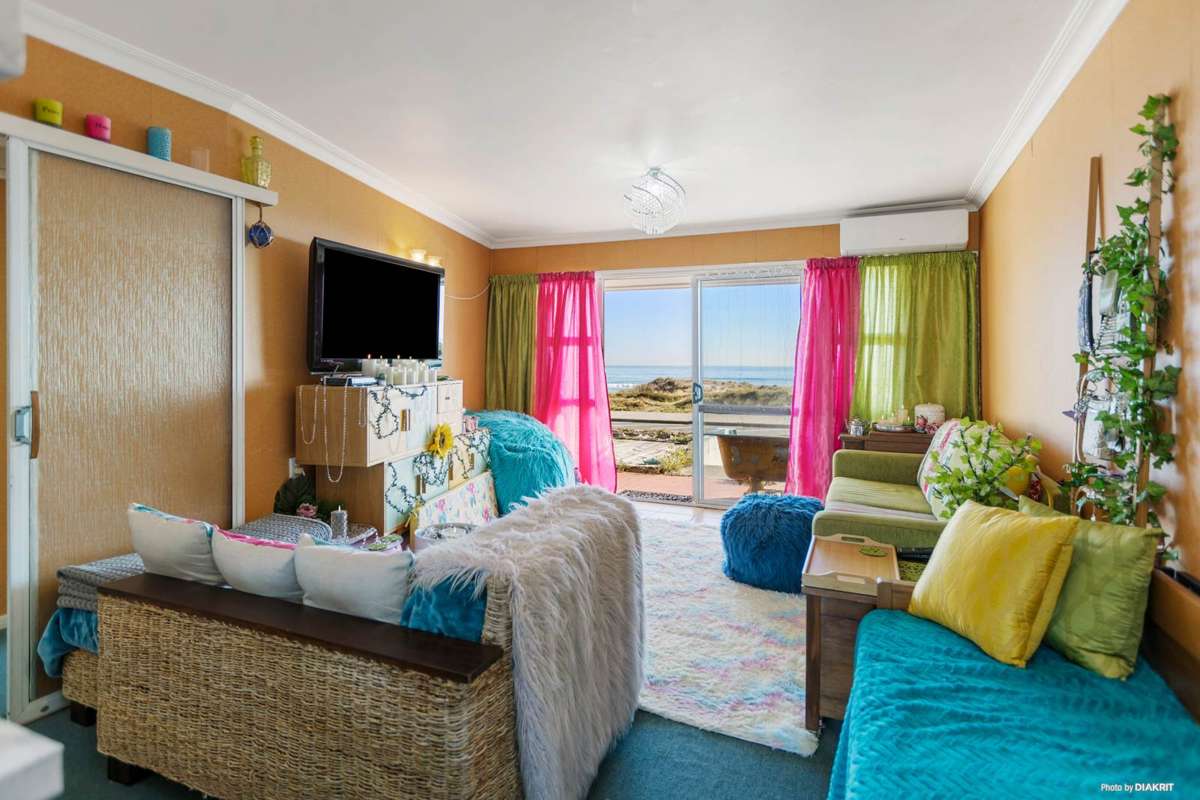 Flat 2/204B Marine Parade_3