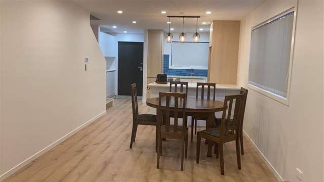 2/28 Croydon Road 1732_4