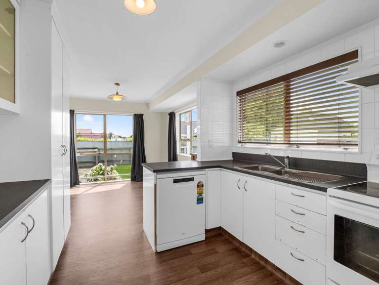 3 Kirkcaldie Grove Levin_2