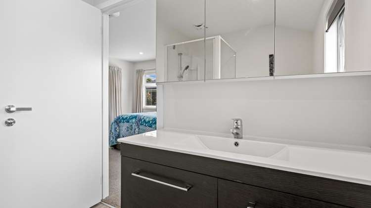 34 Noumea Drive Rangatira Park_14