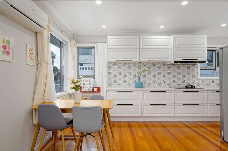 8A Gloria Avenue Te Atatu Peninsula_14