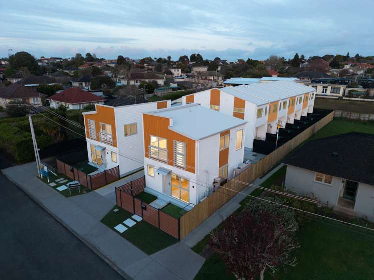 8/9 Coral Crescent Panmure_14