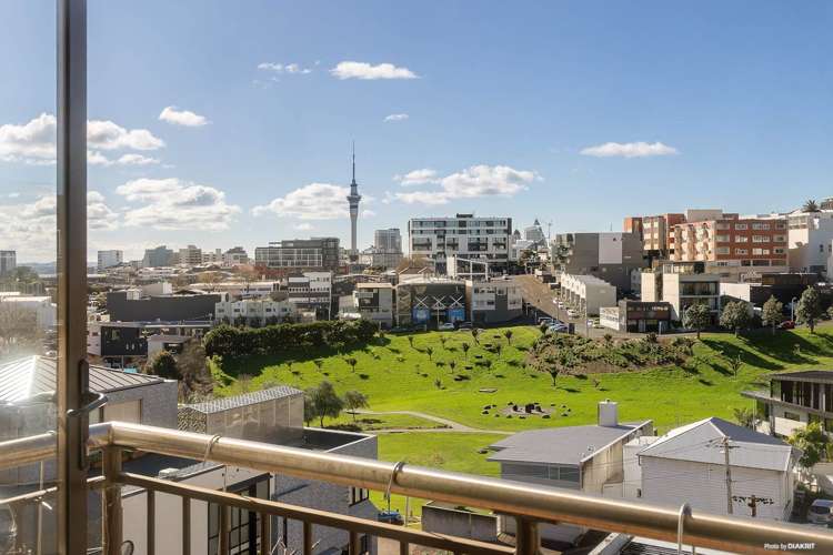 2h/7 Charlotte Street Eden Terrace_3