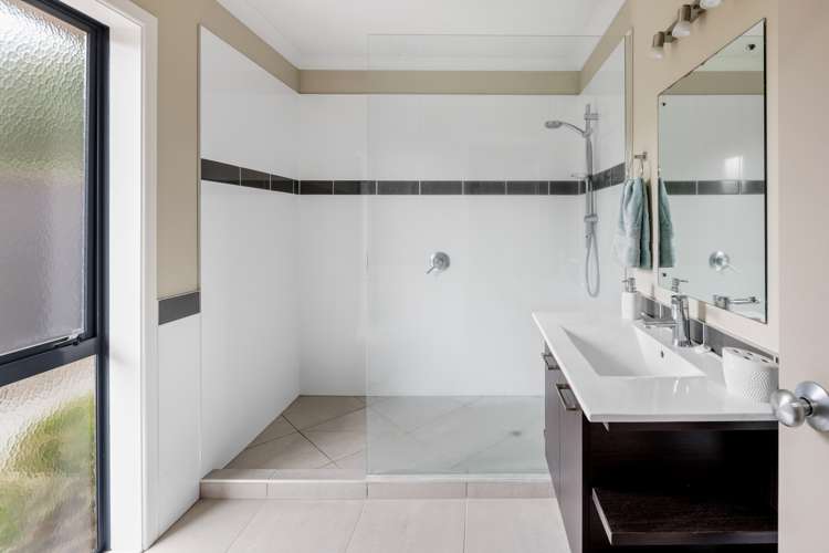 58 Palliser Drive Huntington_15