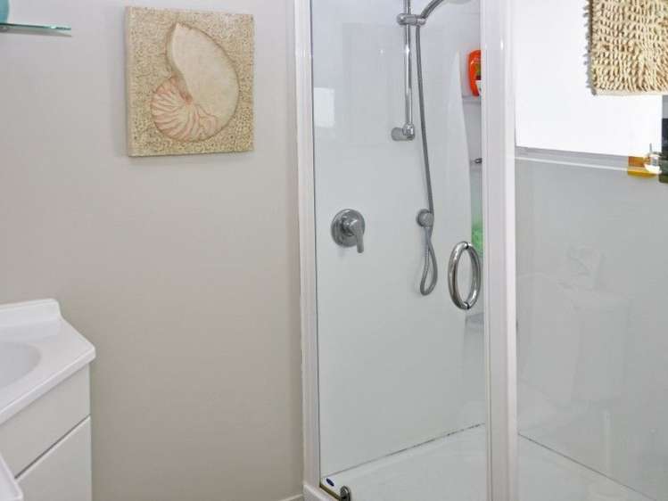 14 Norfolk Place Tairua_17