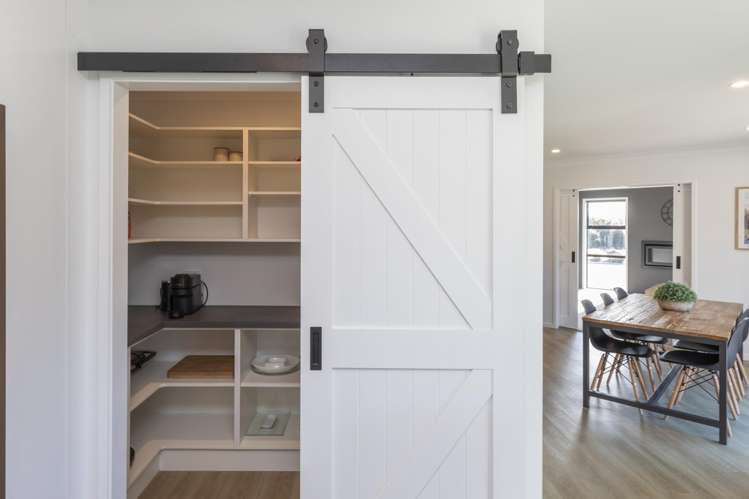 160 Southfield Drive Lincoln_6