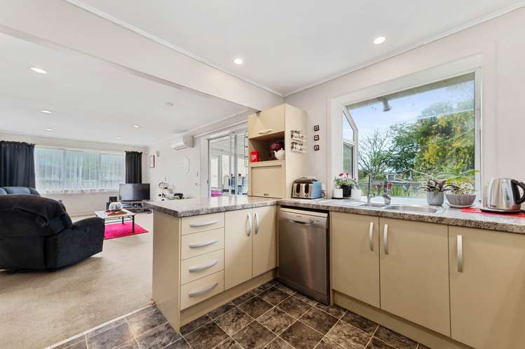 27 Pandora Avenue Westbrook_7