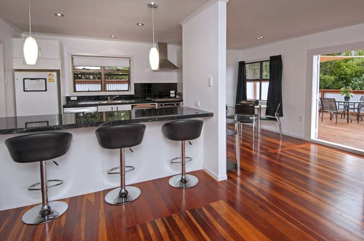 20c Coronation Street Belmont_13