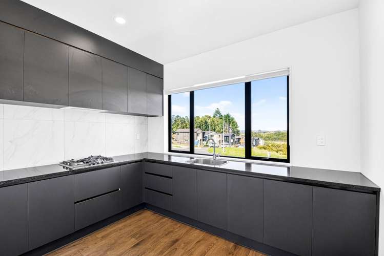 2 Celestial Crescent Orewa_14