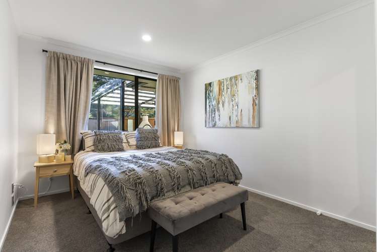 40 Shelter Drive Greenhithe_21