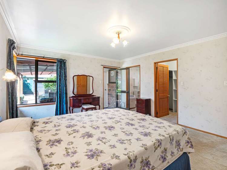 10 Regency Crescent Redwood_13