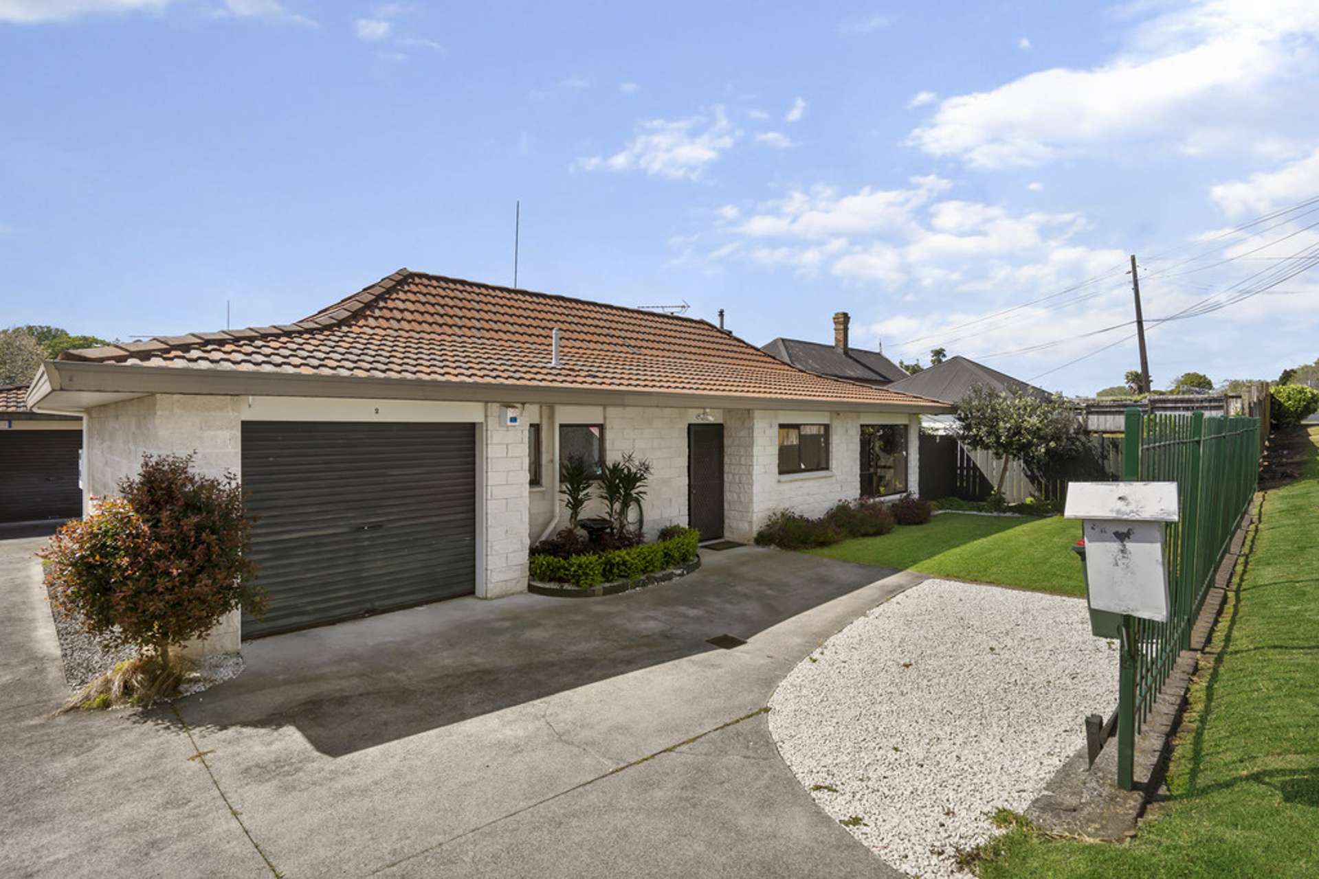 2/10 Onslow Road Papakura_0