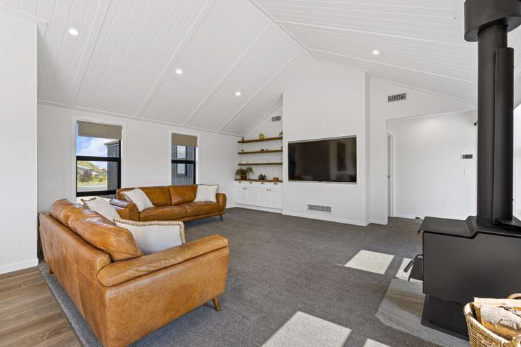 12 Kahikatea Drive Kinloch_9