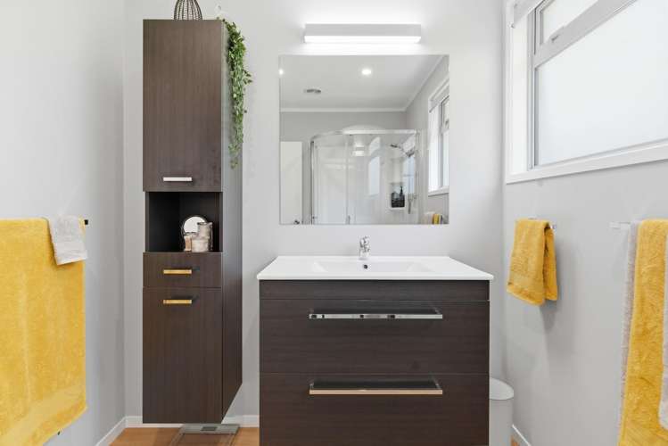 23 Highfield Crescent Brookfield_20