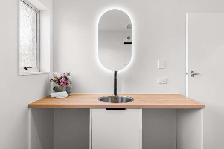 31 Denniston Crescent Redwood_11