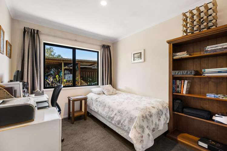 23 Finch Street Albert Town_12