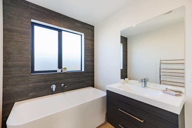 75 Atlantic Drive Fitzherbert_20