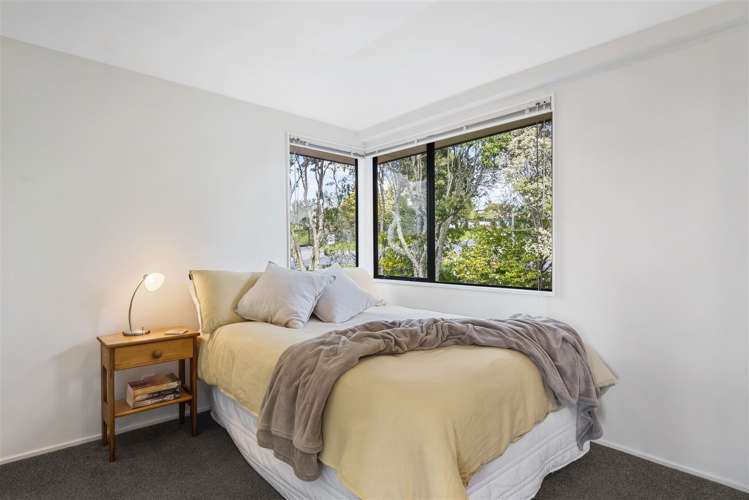 1 La Roche Place Northcote_17