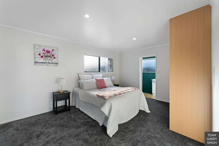 34 Antrim Crescent Otara_24