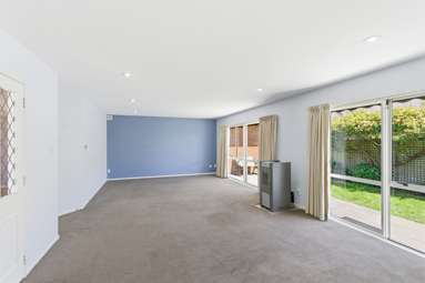 2/10 Baretta Street_4