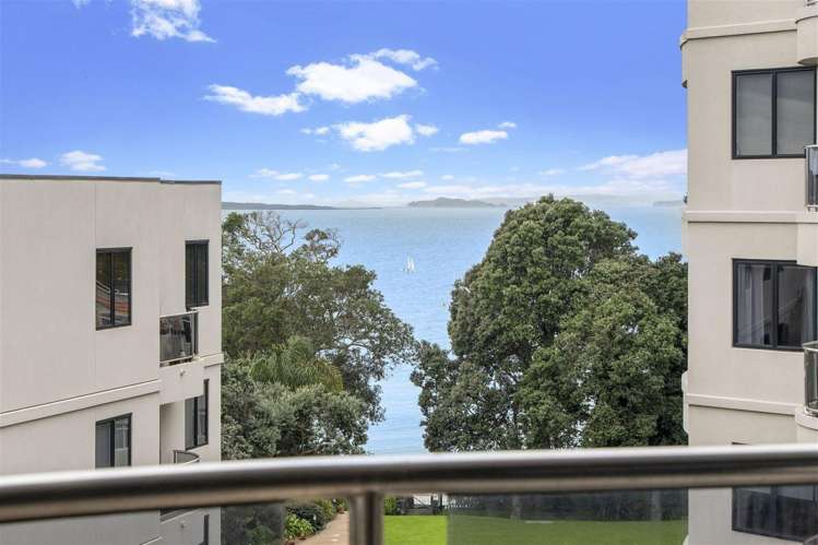 4a/171 Hurstmere Road Takapuna_8
