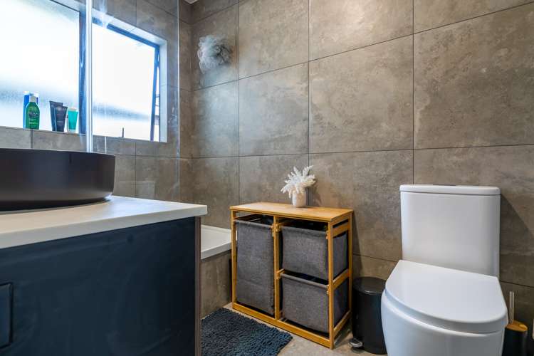 1/16 Edwin Freeman Place Ranui_14