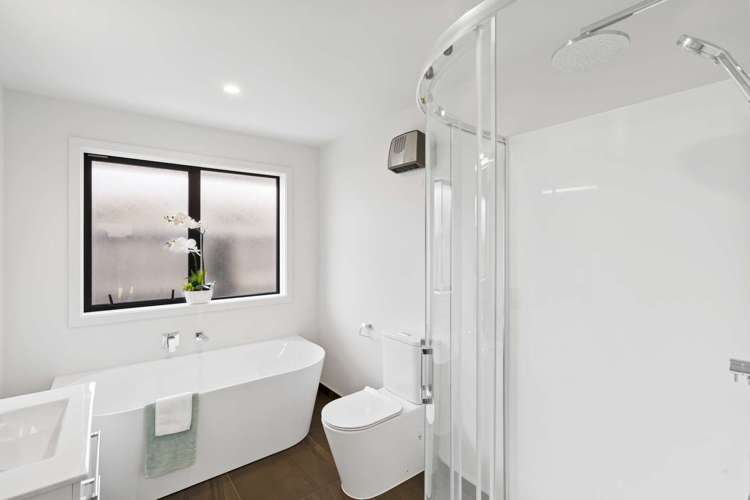 9 Gallop Lane Yaldhurst_11