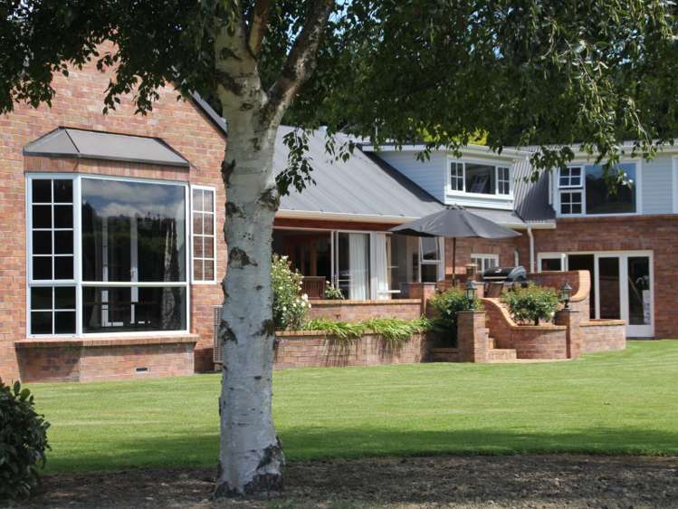 1089 Te Anau Mossburn Highway Te Anau Surrounds_0