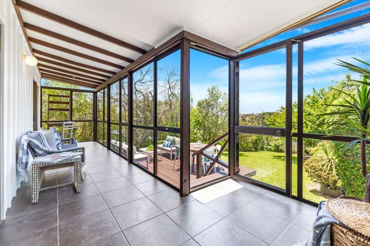7 Kauri Road Stanmore Bay_2