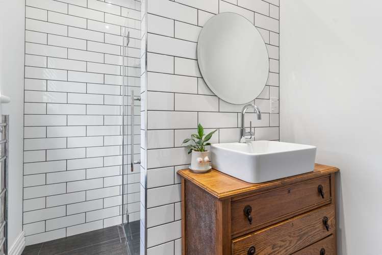 36 Young Crescent Drury_5