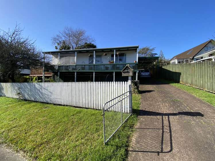 1 Pomelo Road Te Atatu South_12