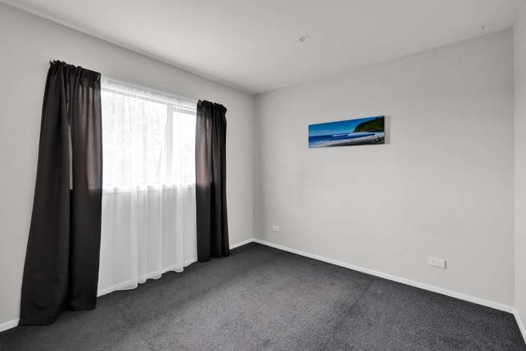 102 Seaview Road Westown_23