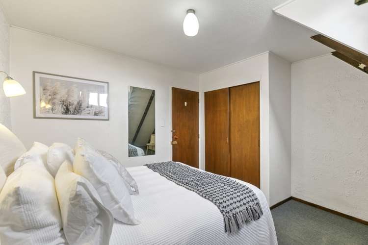 8/31 Mana Avenue Titahi Bay_8