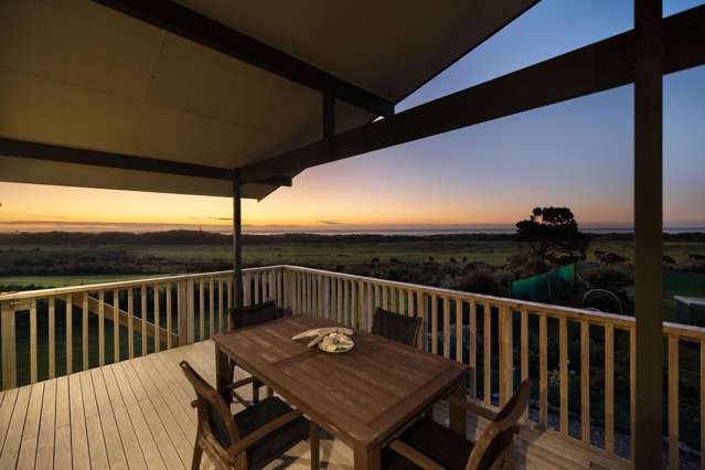 Spectacular Off-Grid Coastal Retreat - Haast