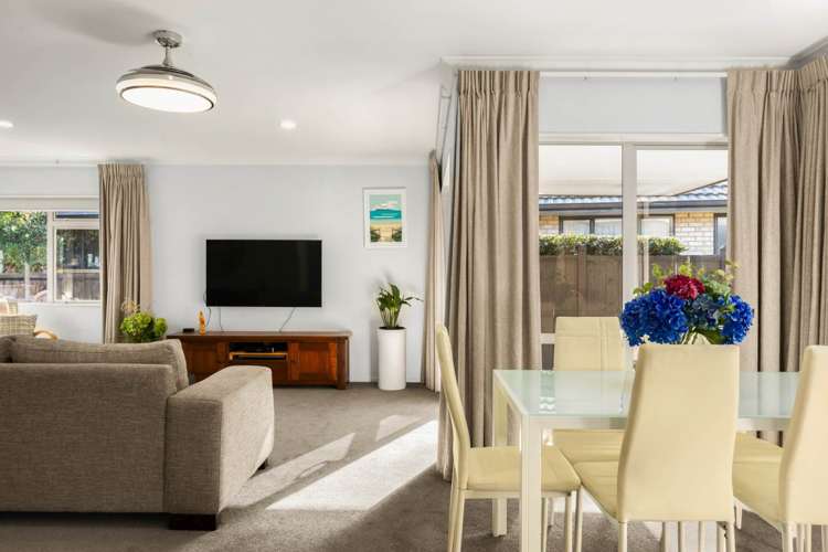 41 Longmynd Drive_5