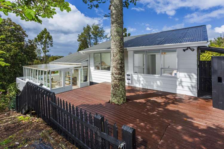 16 West Glade Crescent_0