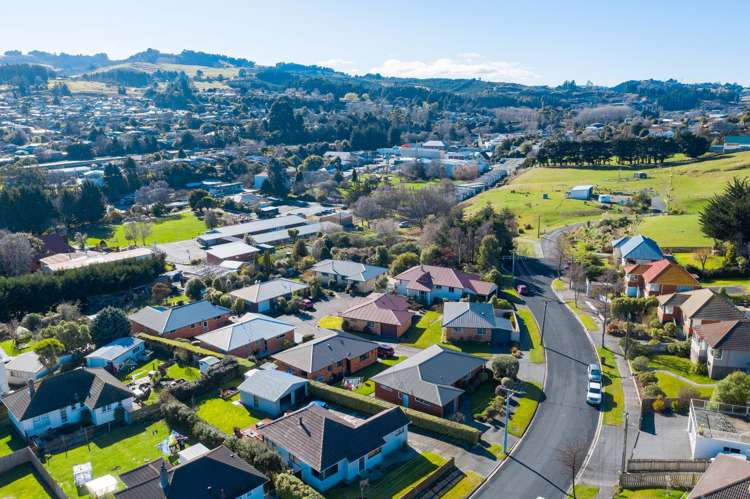 44 Burgess Street Green Island_15