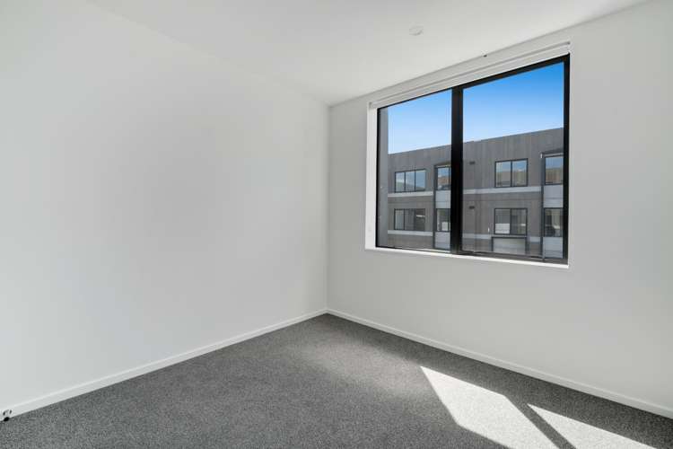 A207/3 Rauemi Way Te Atatu South_8