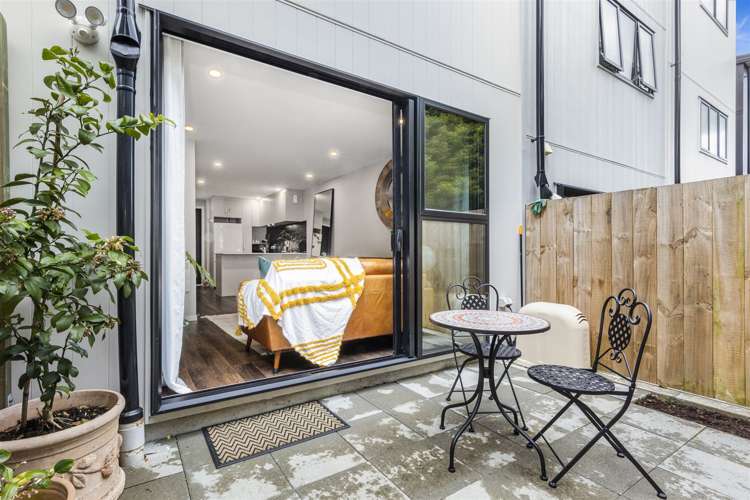 18 Tokai Place Glen Eden_8