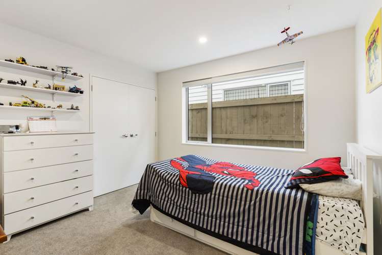 163 Bonair Crescent Silverdale_18