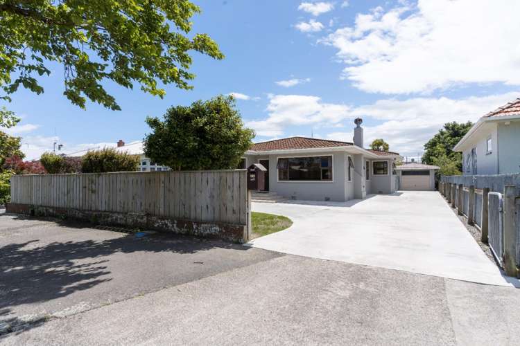 21 Florence Avenue Roslyn_1