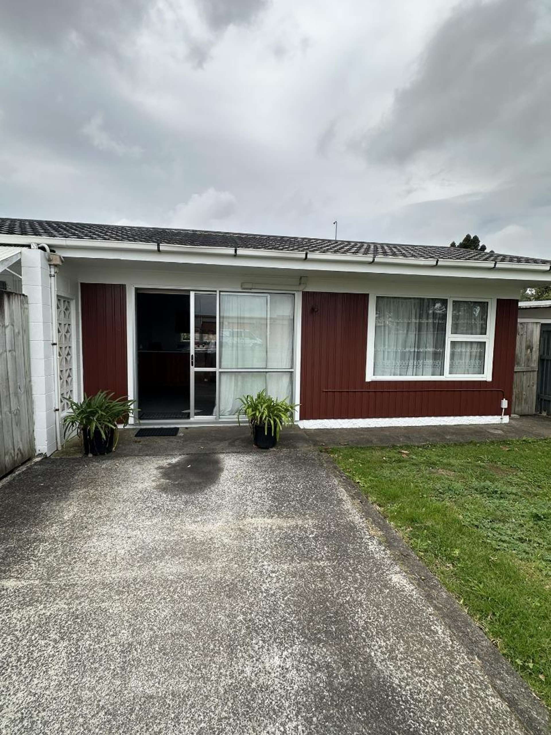 2/10 Ron Keat Drive Papakura_0