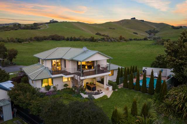 Privacy, views & lifestyle!