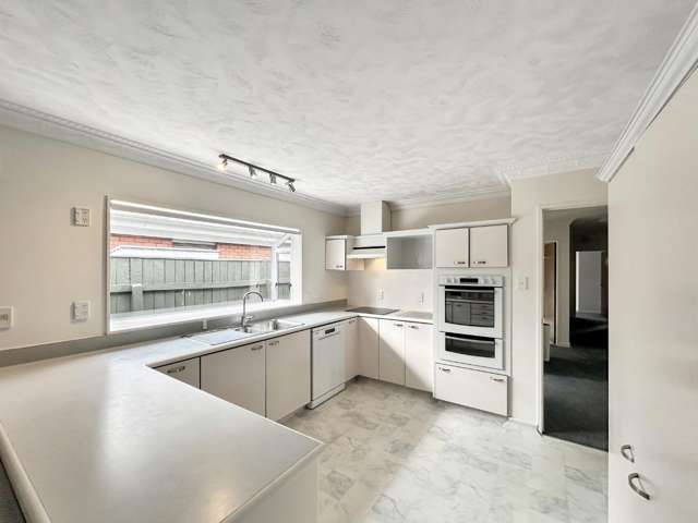 117 Amberley Avenue 10930_3