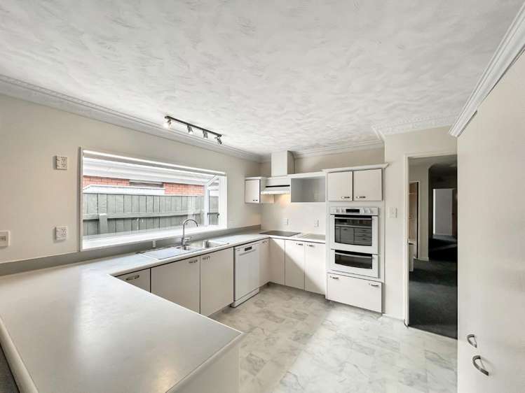 117 Amberley Avenue 10930_3